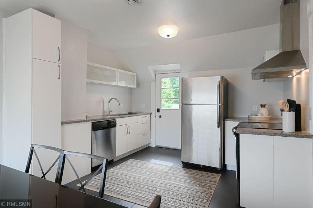 327 Se 5th Street 2 - Photo 2 of 18