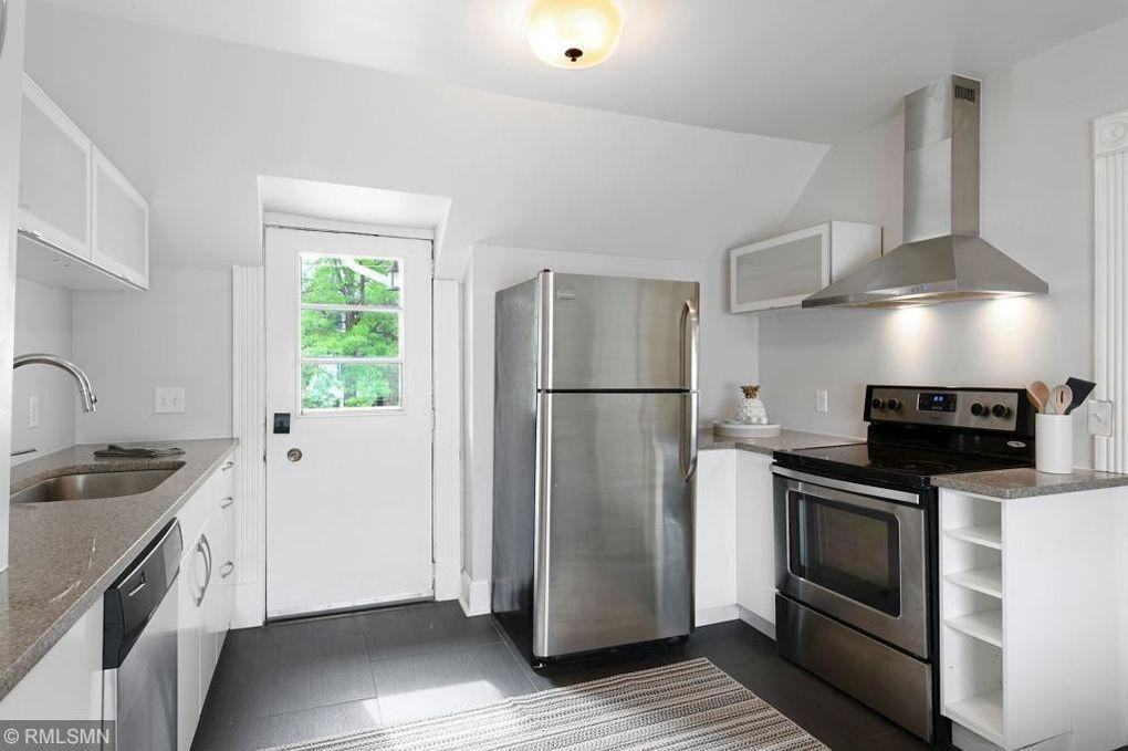 327 Se 5th Street 2 - Photo 3 of 18