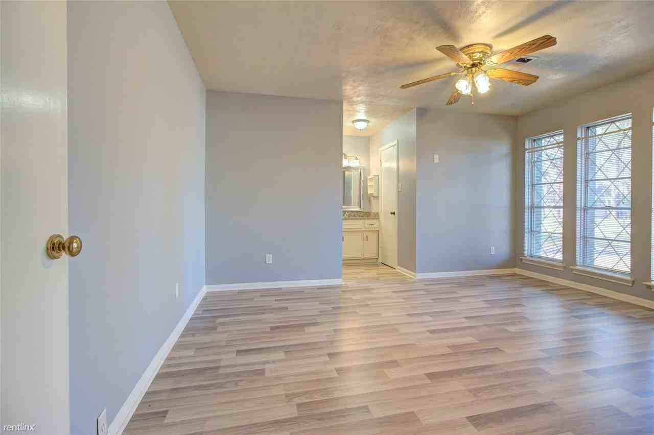 422 Gamewood Dr - Photo 2 of 31