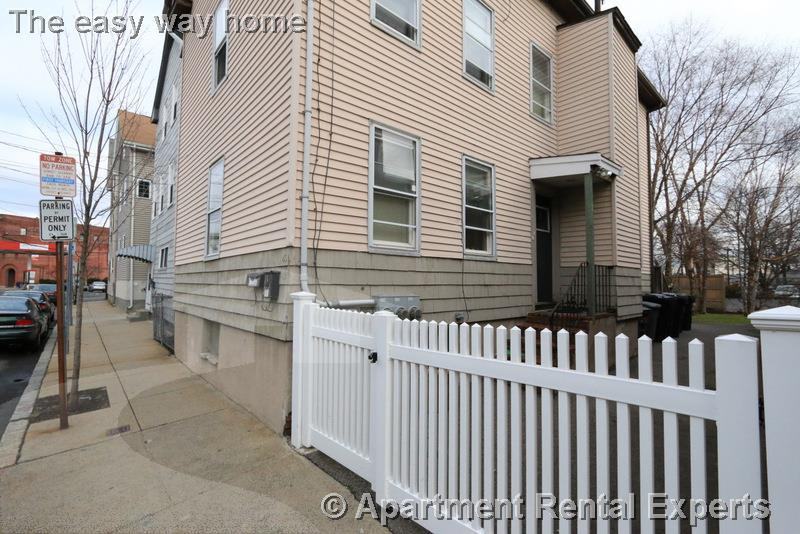 40 Warren St 1 - Photo 2 of 13