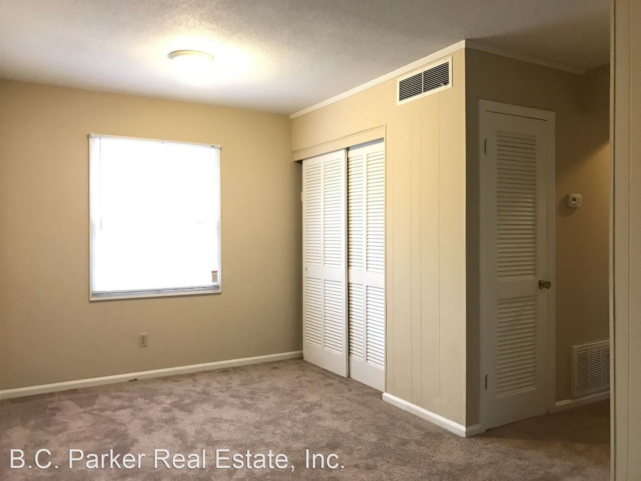 624 W. Davis Street,Buildings 14 Colonial Court Apartments 624 W