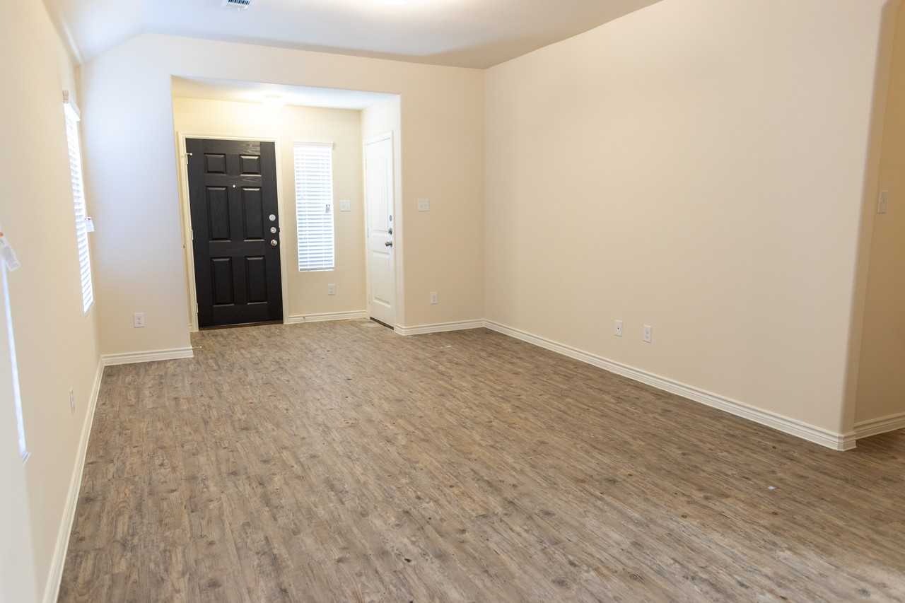 1308 Starling Ln - Photo 2 of 14