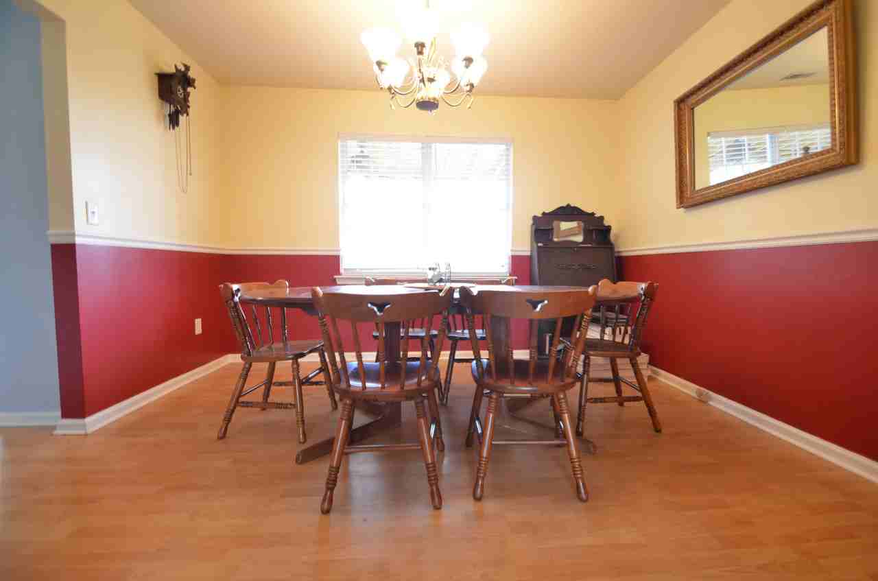 2296 Boulder Ct - Photo 3 of 8