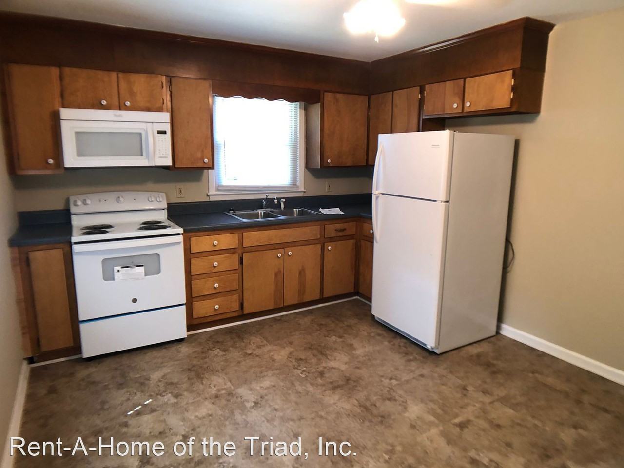 1006 Lombardy St - Photo 2 of 15