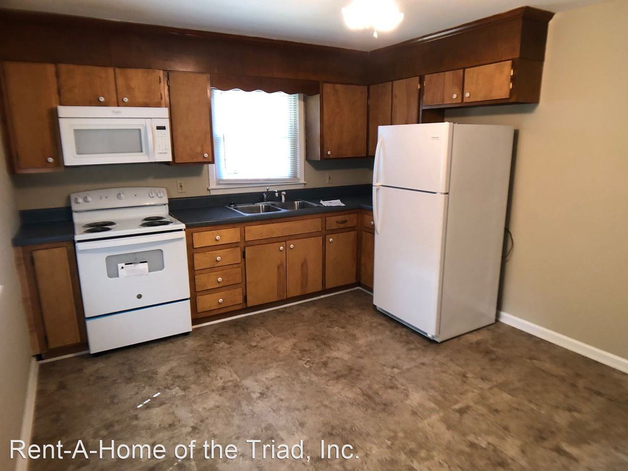 1006 Lombardy St - Photo 3 of 15