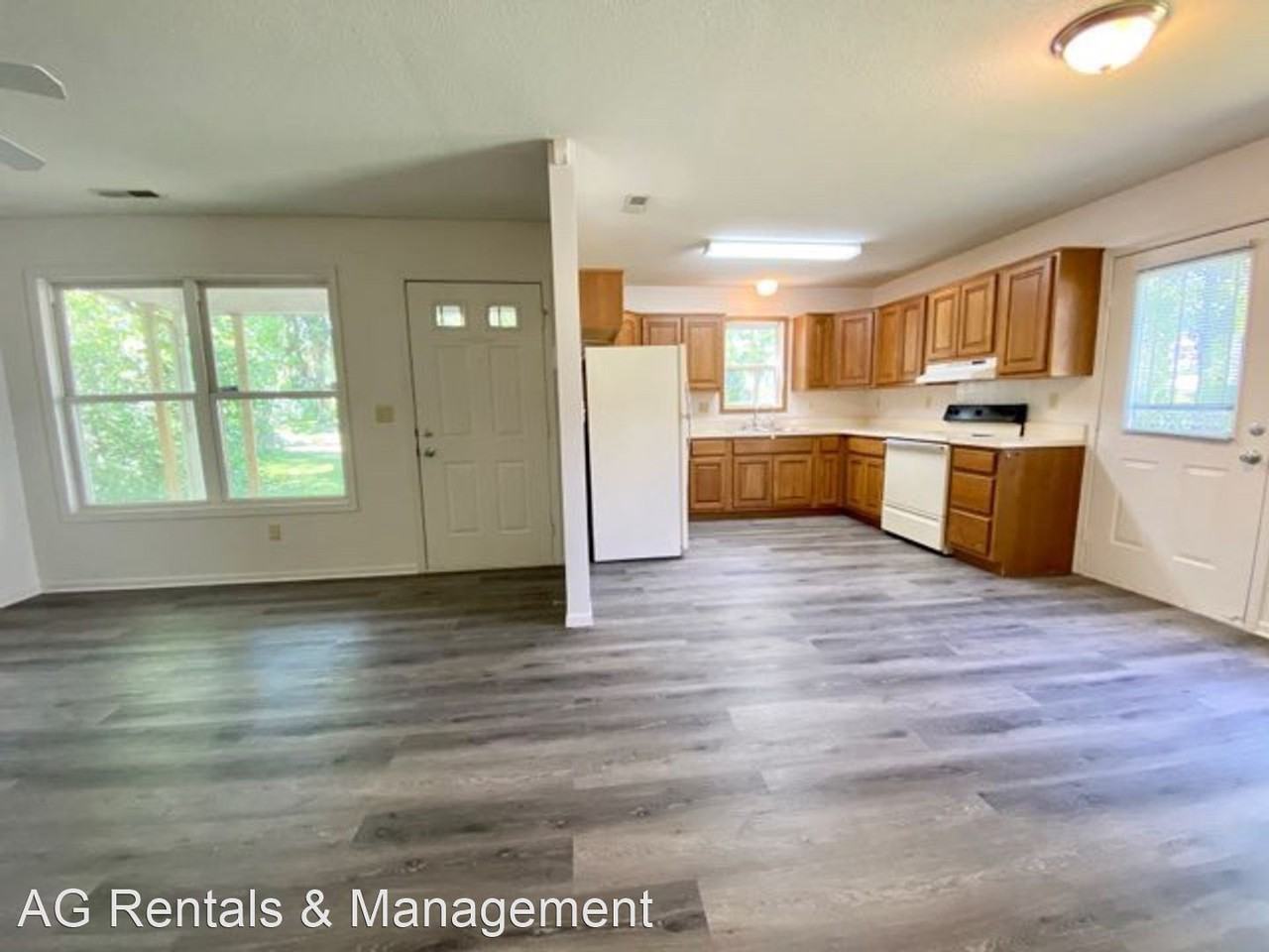 326 W Butler St - Photo 3 of 11