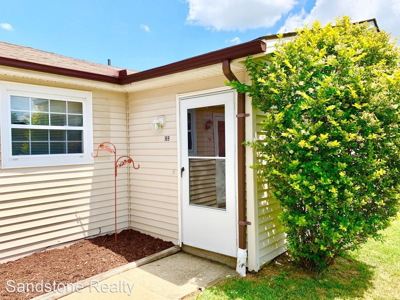 169 Parklane Dr - Photo 3 of 23