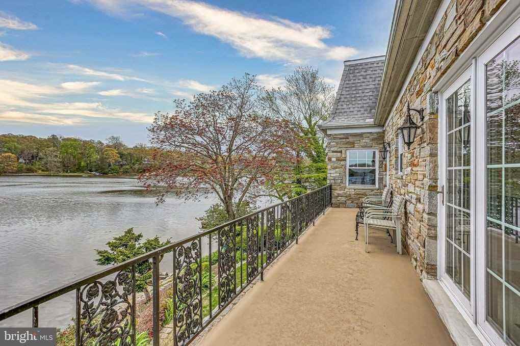 1162 Hayman Dr - Photo 3 of 14