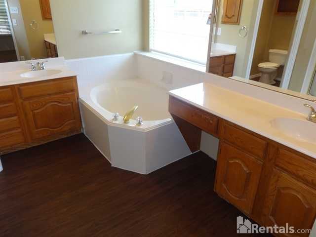 2408 Kittyhawk Dr - Photo 3 of 4