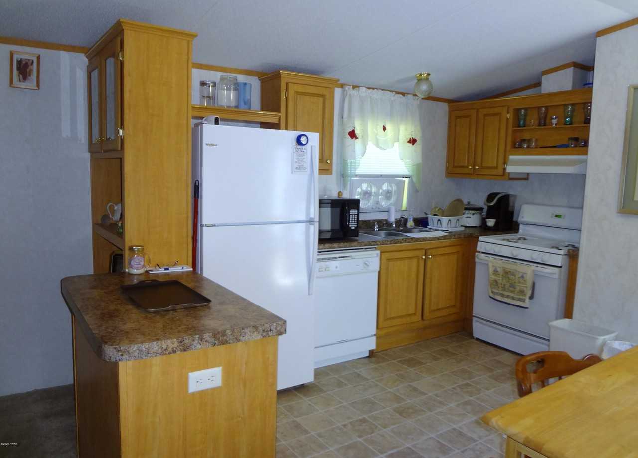 112 Spruce St - Photo 2 of 22