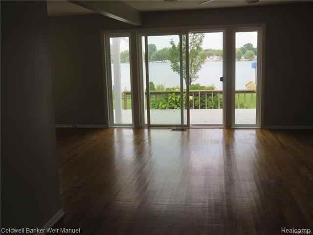 580 Sunset Rd - Photo 3 of 9