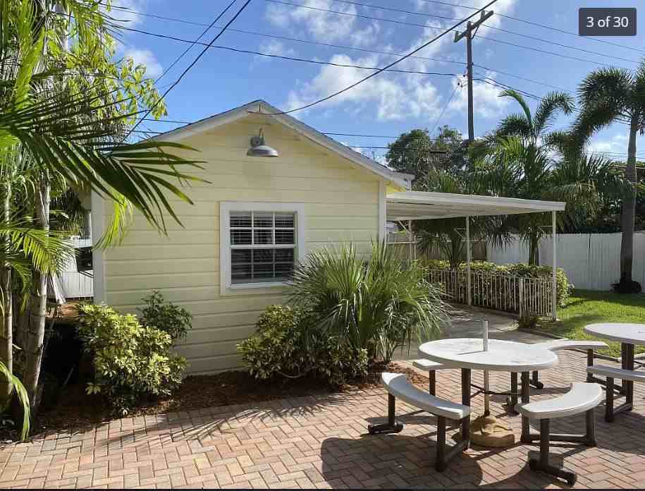 423 34th Street - Photo 2 of 10