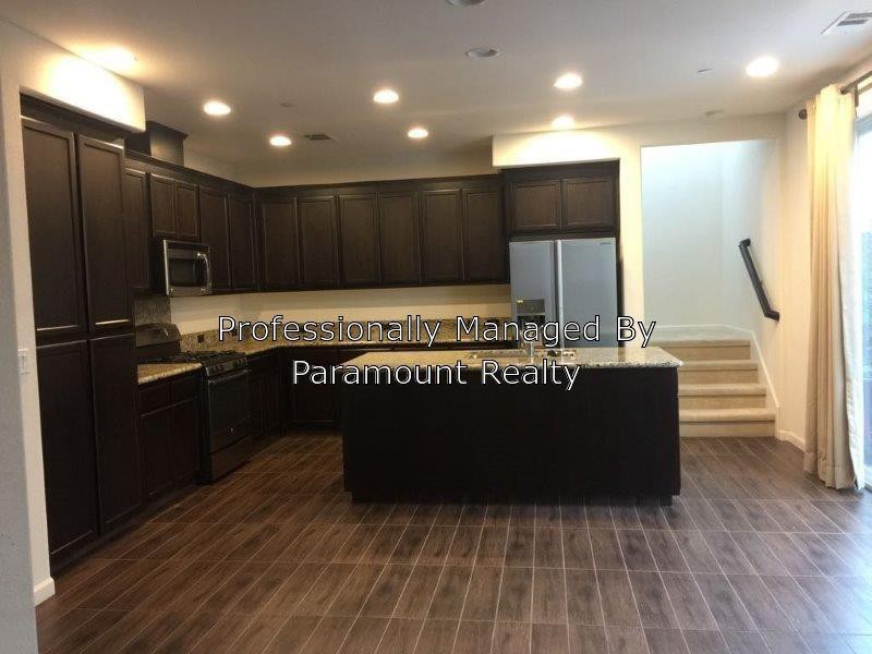 2017 Tarragon Rose Ct - Photo 2 of 9