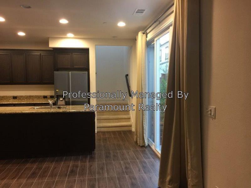 2017 Tarragon Rose Ct - Photo 3 of 9