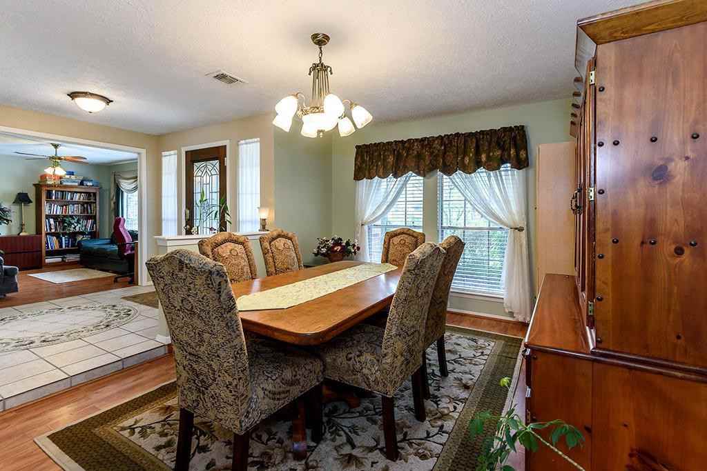 1107 W Castlewood Ave - Photo 3 of 32