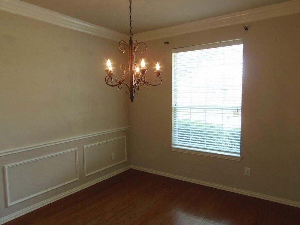 925 Oriole Dr - Photo 2 of 16