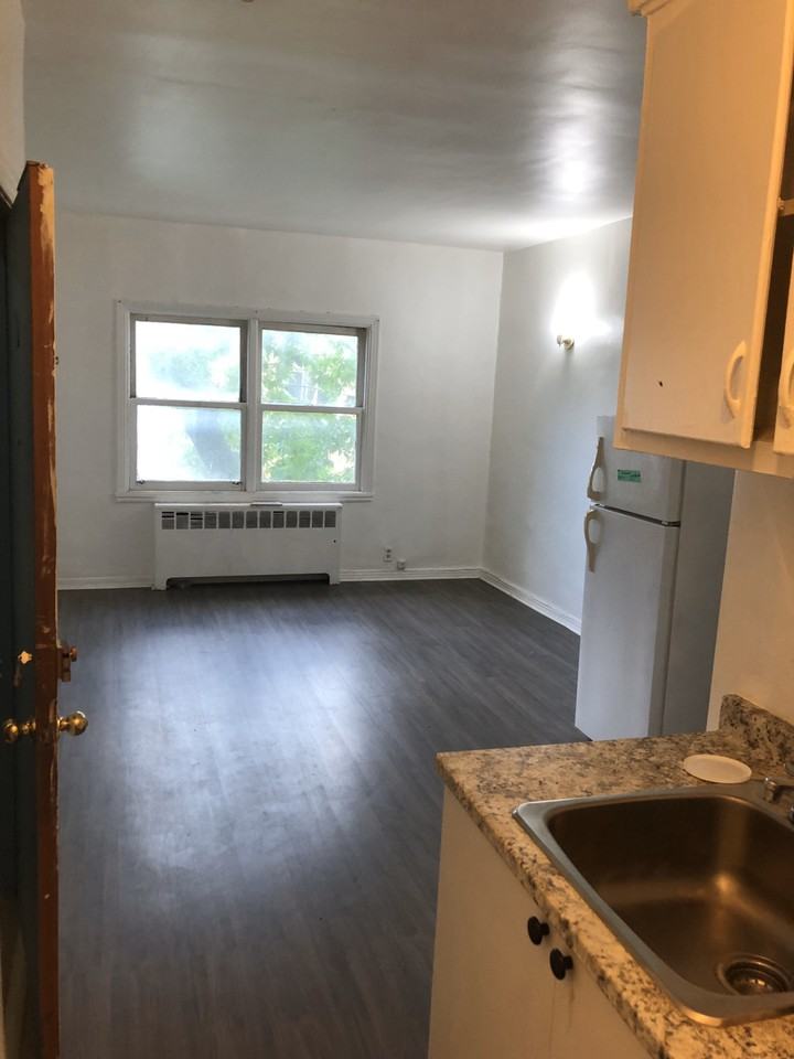 8055 Av Bloomfield - Photo 3 of 3