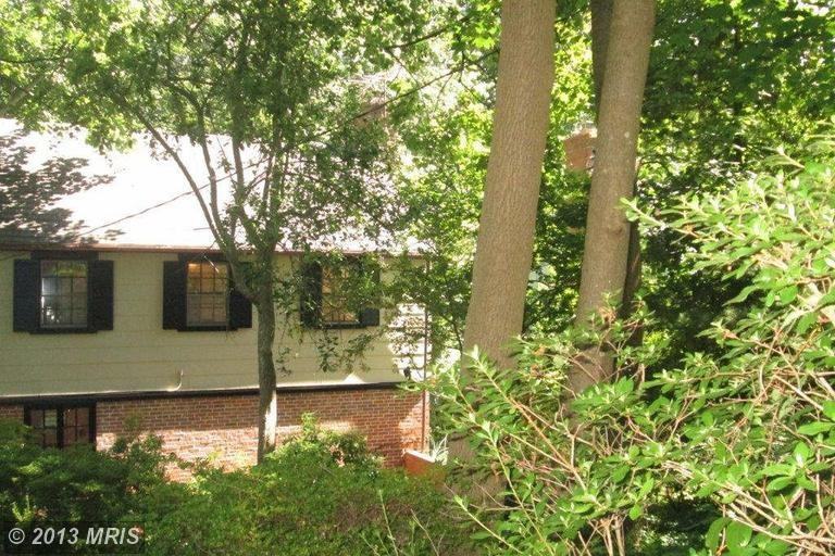 4621 Briarclift Rd - Photo 3 of 14