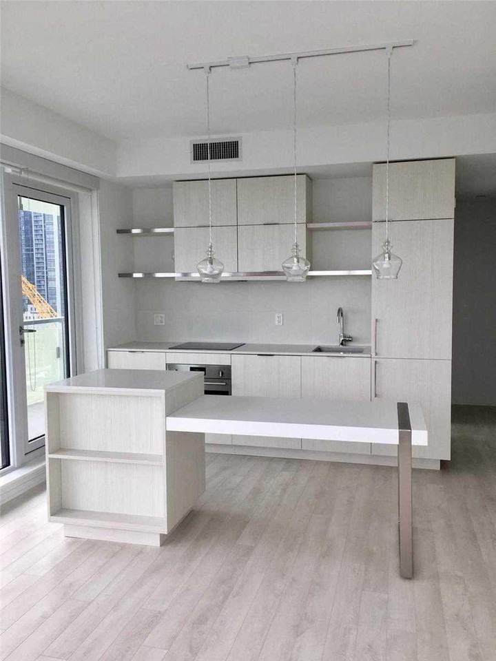 197 Yonge St #2505