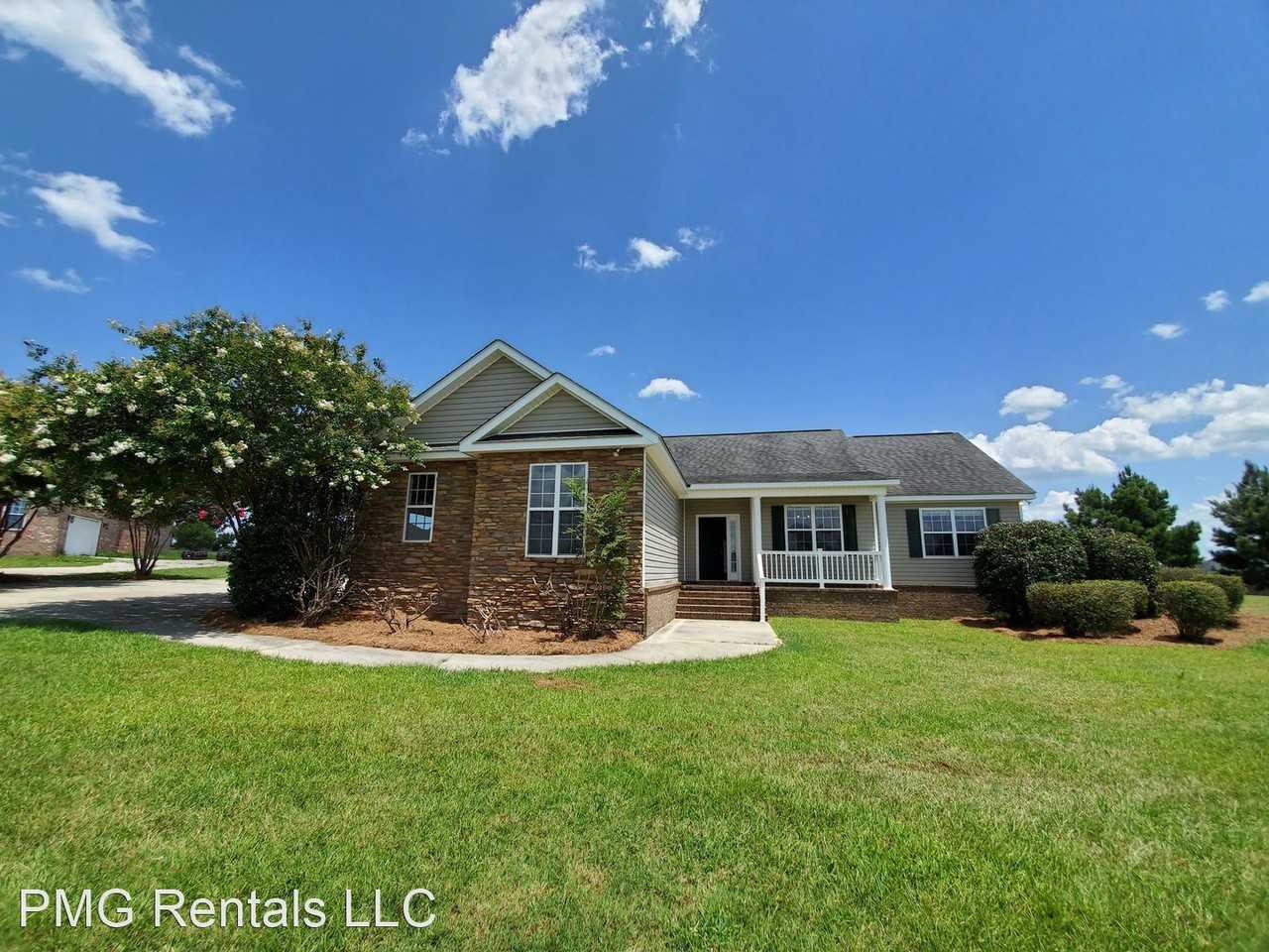 318 W Leyland Ct, Statesboro, GA 30458 3 Bedroom Apartment for Rent