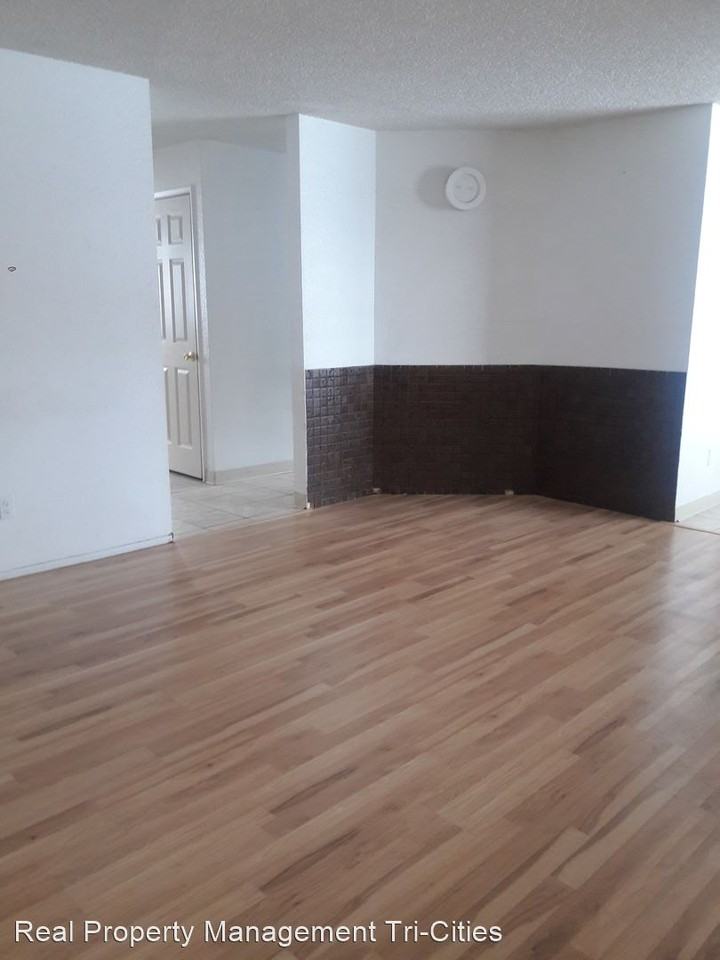 1131 W. 13th st - Photo 3 of 14