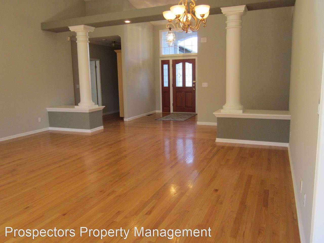 611 Serpentine Ct - Photo 3 of 16