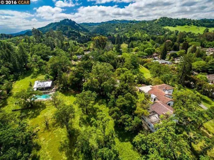 1944 Meadow Rd - Photo 2 of 23