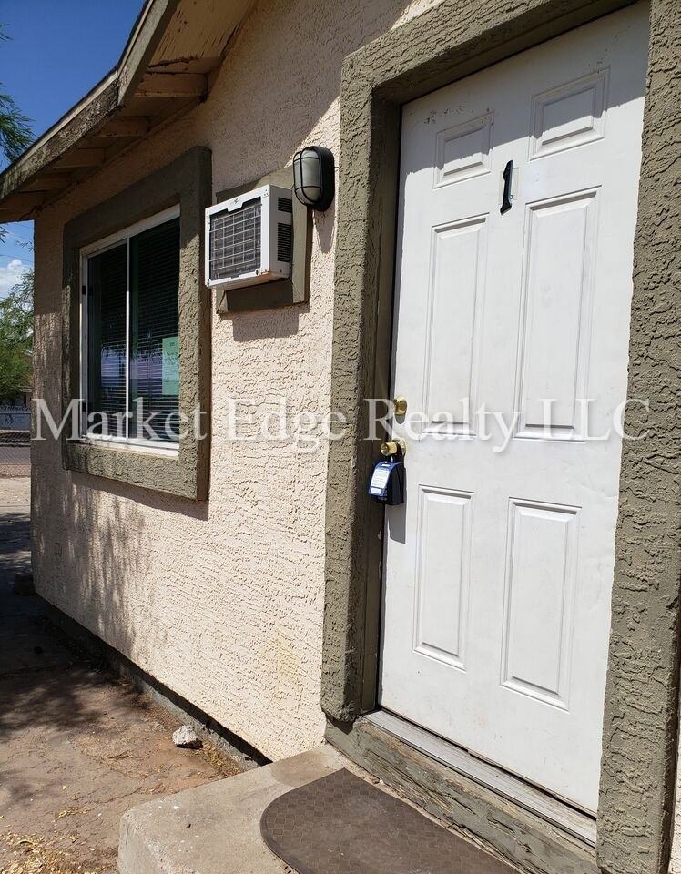 1702 W Yuma St #1 - Photo 2 of 10