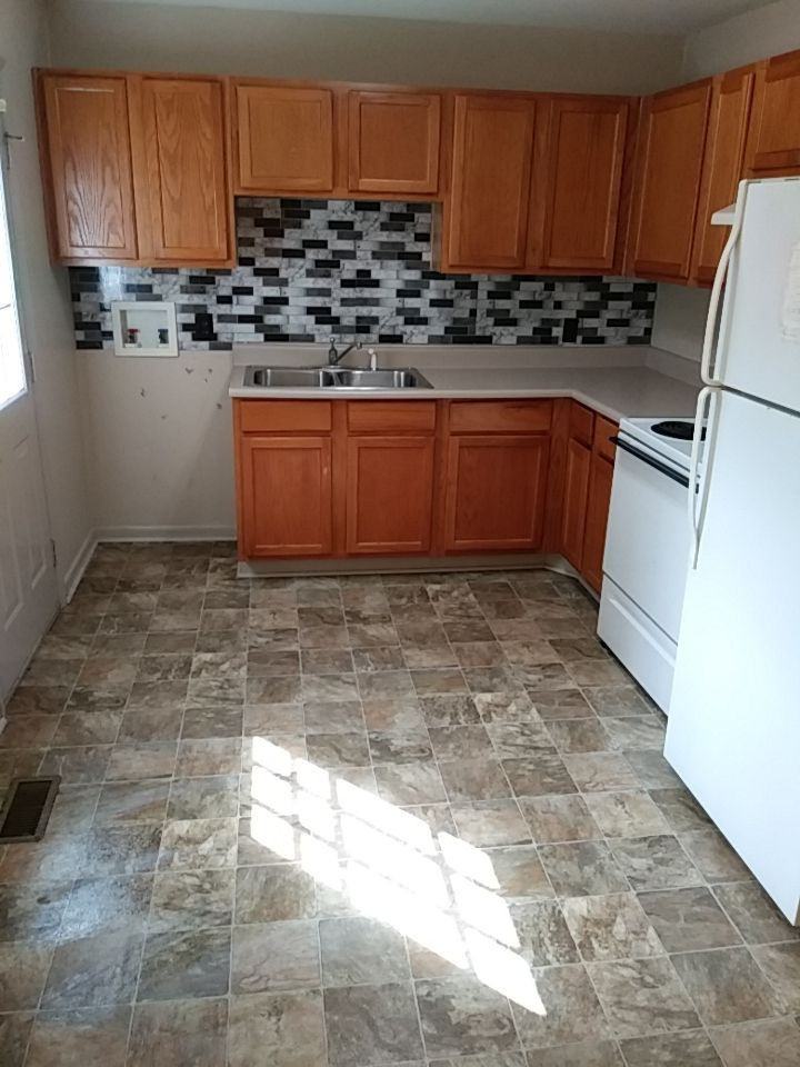 1038 Garden Meadows Dr - Photo 2 of 8