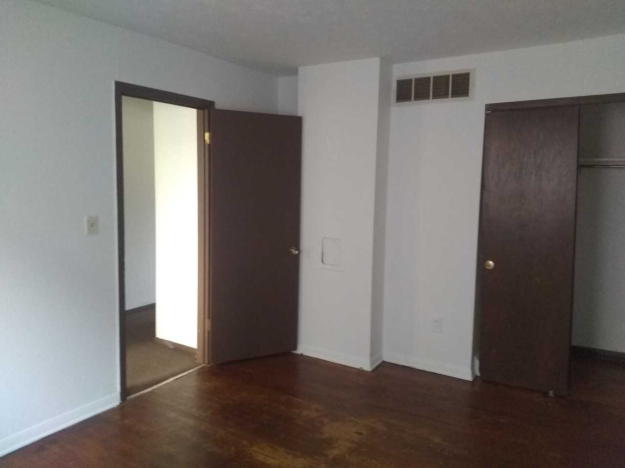 4056 Carlton Ave - Photo 3 of 6