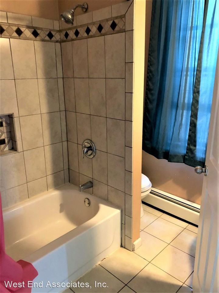 46 E Spruce St - Photo 3 of 10