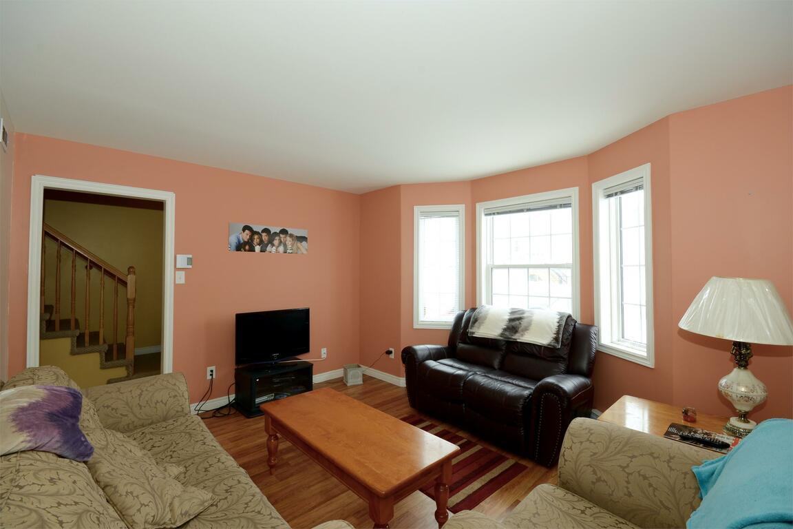 30 MacLaren Place - Photo 3 of 17