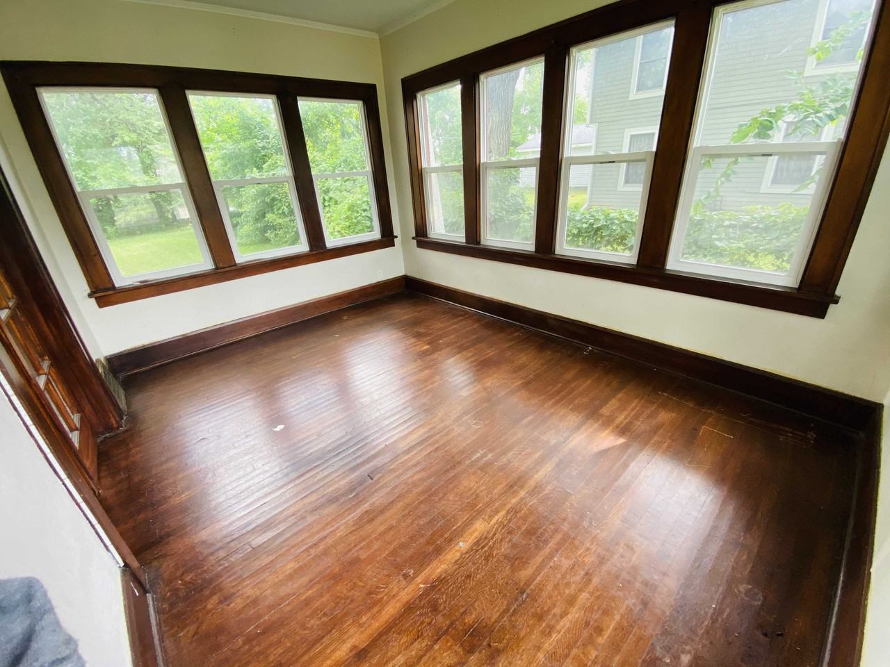 1321 Clark St - Photo 2 of 6