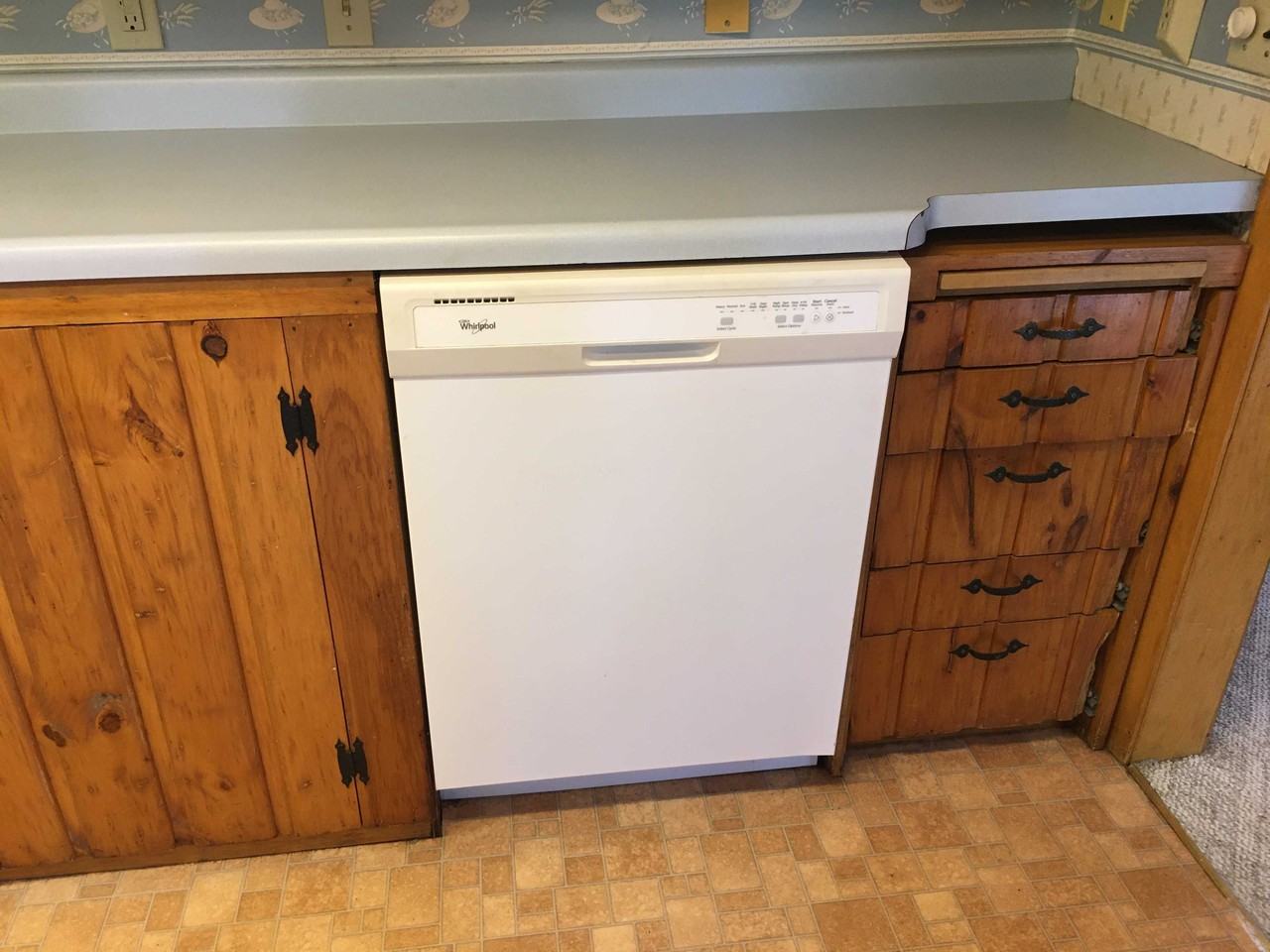 1137 Birchwood Ln - Photo 3 of 18