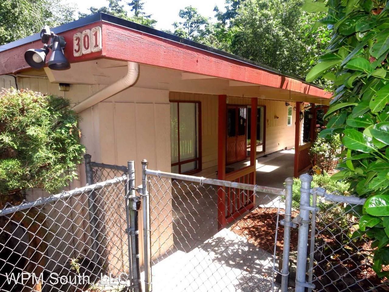 301 Nw 6th St - Photo 2 of 10