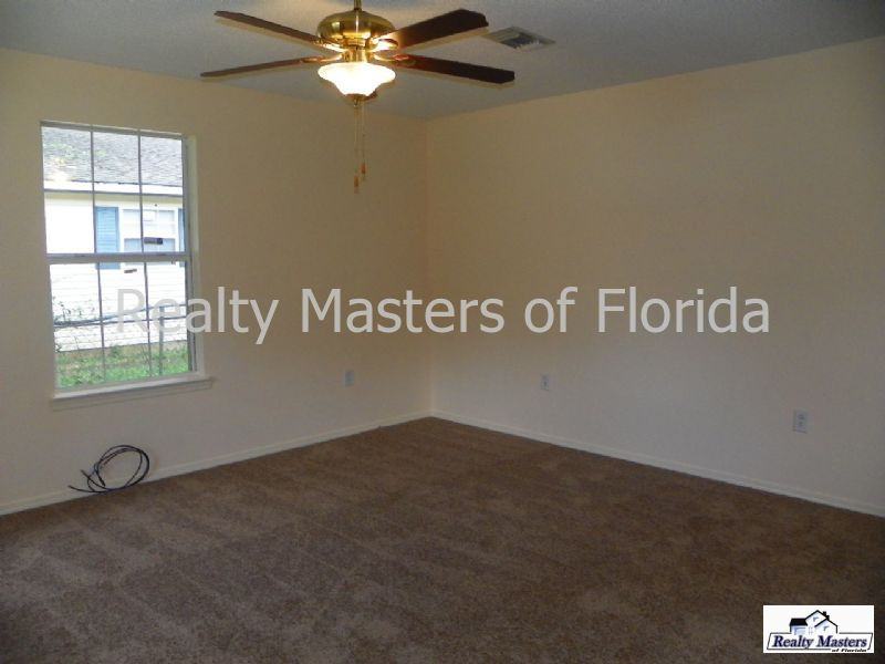 1190 Capitol Blvd - Photo 3 of 14