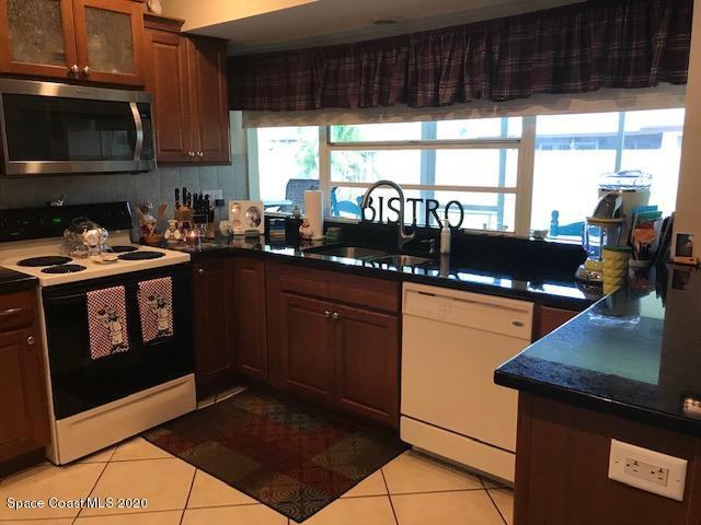 405 E Amherst Cir - Photo 3 of 22