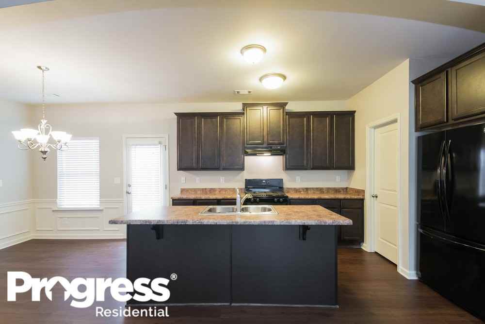 2939 Nairn Ct - Photo 3 of 15