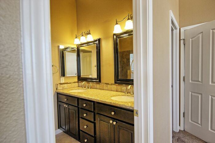 404 Dog Leg Dr - Photo 3 of 19