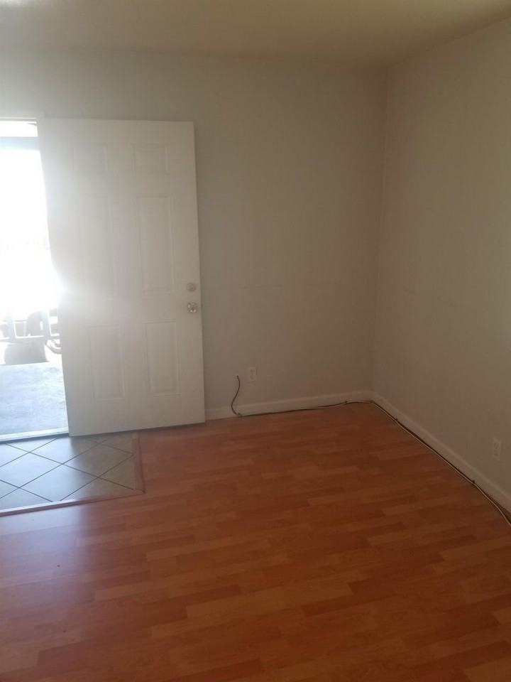 8025 B St - Photo 2 of 6