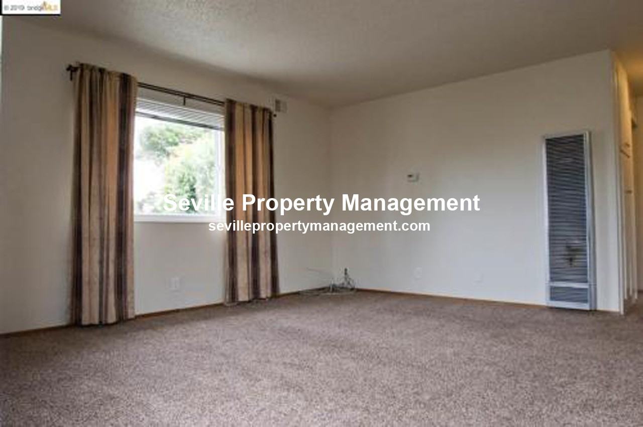 1629 6th St Uppr - Photo 2 of 17