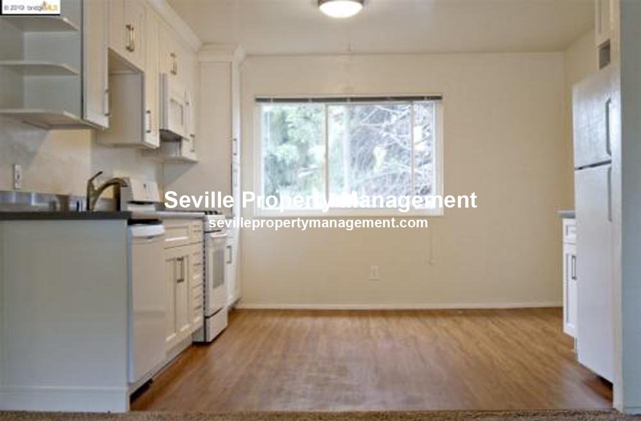 1629 6th St Uppr - Photo 3 of 17