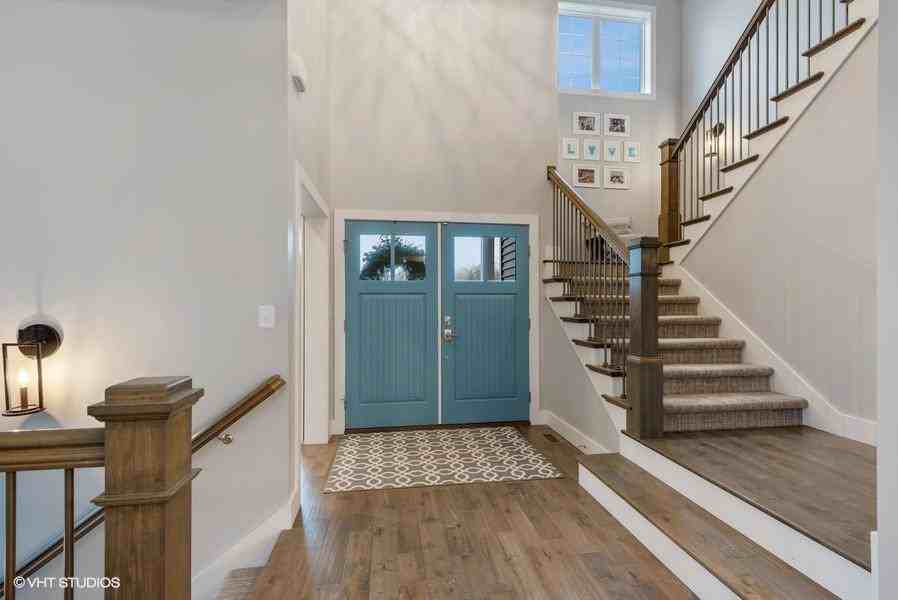 326 W Houghton Dr - Photo 2 of 33