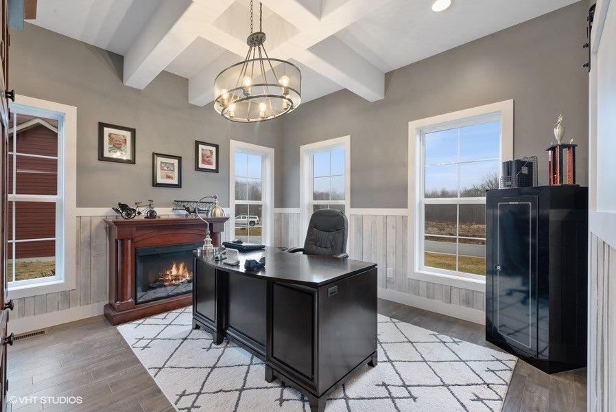 326 W Houghton Dr - Photo 3 of 33