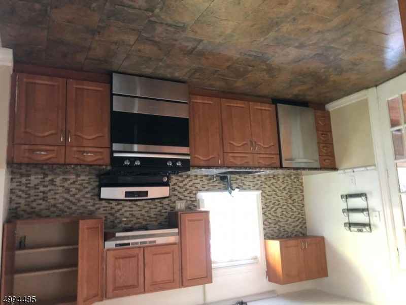 174 N Livingston Ave - Photo 3 of 14