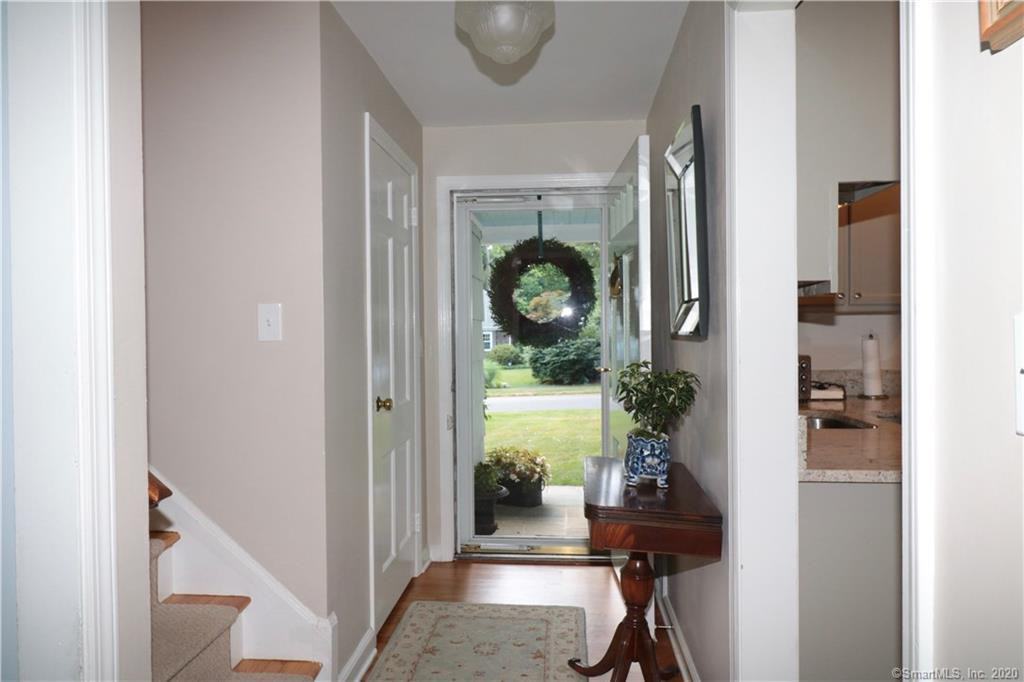 3 Watering Ln - Photo 3 of 34