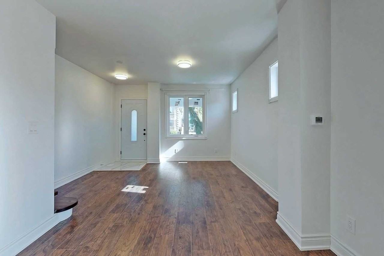 4 Sammon Avenue - Photo 2 of 11
