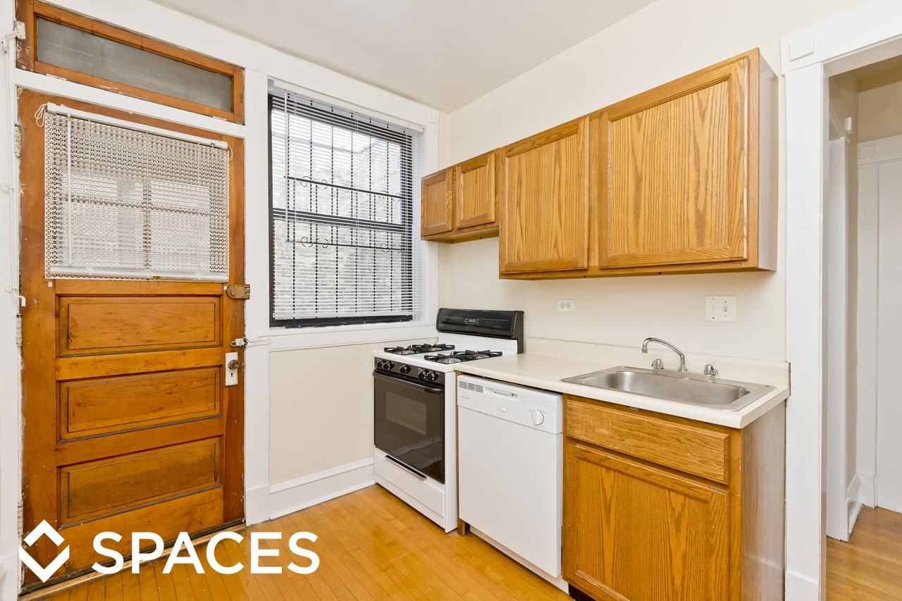 3501-03 N Greenview/1448-56 W Cornelia - Photo 2 of 9