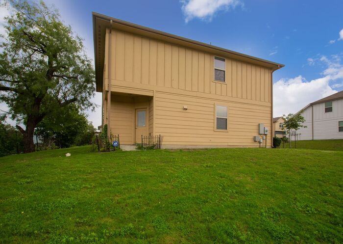 5836 Magnolia Mist Ln - Photo 2 of 33