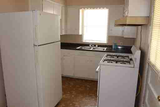 608 SW 26th Pl - Photo 3 of 13